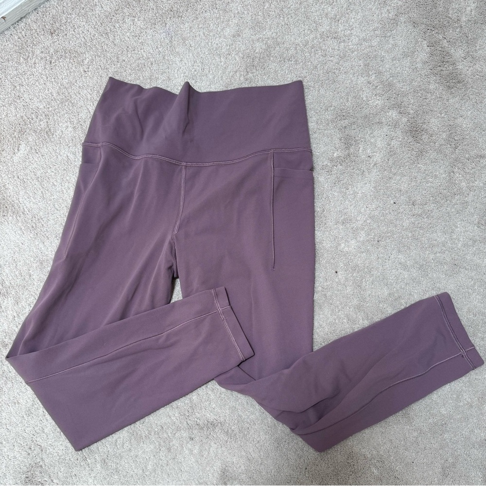 Athleta salutation stash 7/8 legging